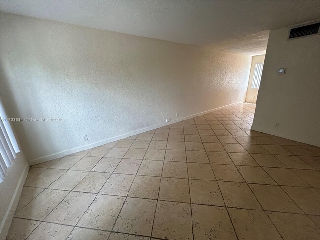Building Photo - 4815 NW 9th Dr