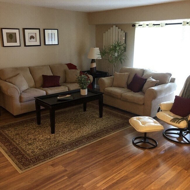 Building Photo - 24 Madrid Sq