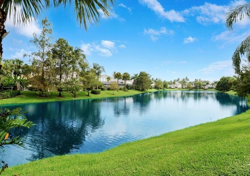 Building Photo - 156 Santa Barbara Way