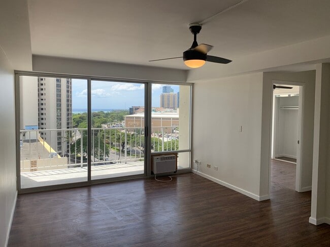Building Photo - Pet Friendly, Secured, Lanai, AC, Private W&D