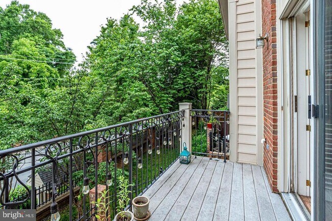 Building Photo - 1601 Colonial Hills Dr