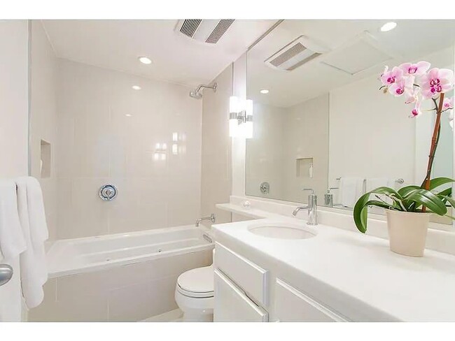 Building Photo - 145 15th St NE