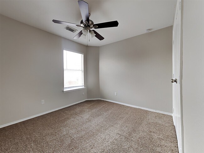 Building Photo - 427 Remington Creek Dr