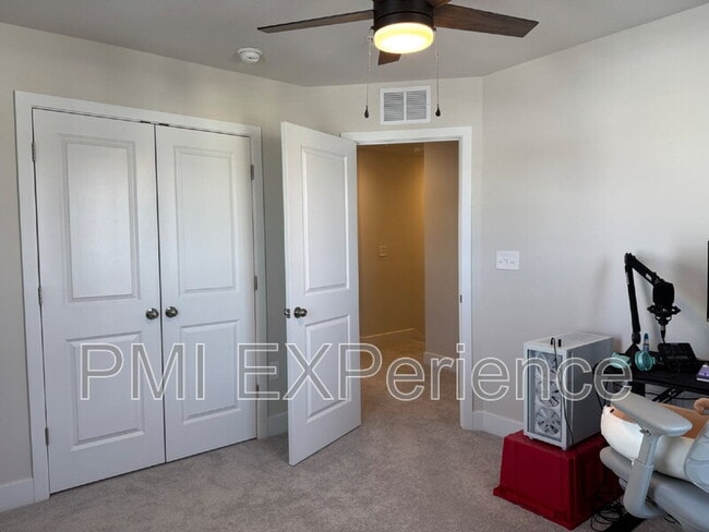 Building Photo - 10705 Millport St