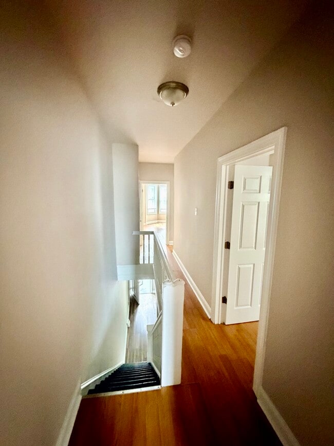 Building Photo - 5537 Harmer St