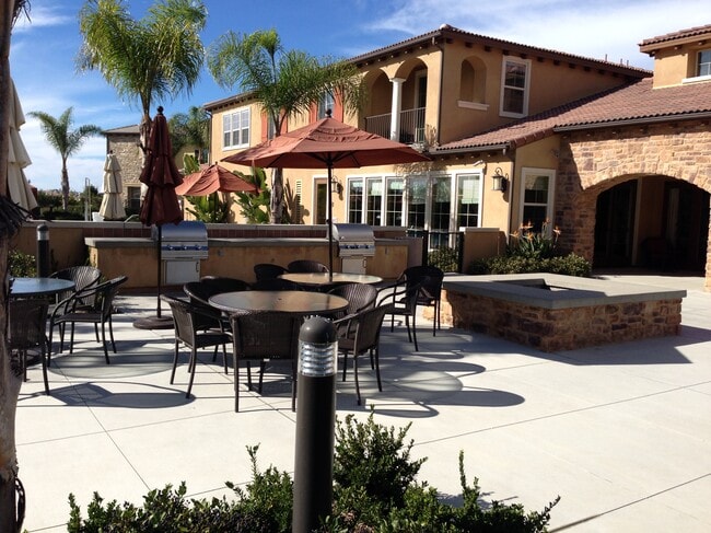 Building Photo - 10777 Canyon Grove Trail