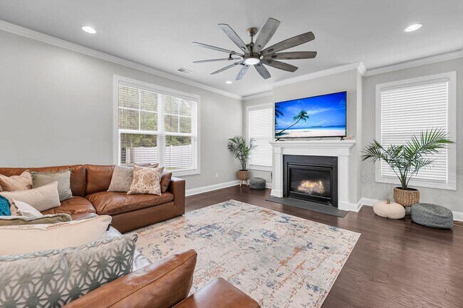 Building Photo - Beautiful 4BR/2.5BA Home in Highly Desirable Park West