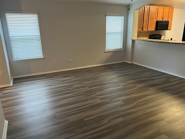 Building Photo - 1907 Cold River Dr