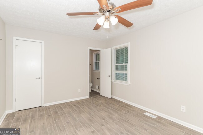 Building Photo - 246 Timber Lake Cir
