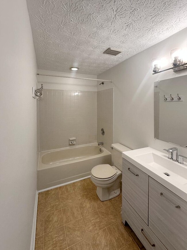 Building Photo - 563 Melissa Ct