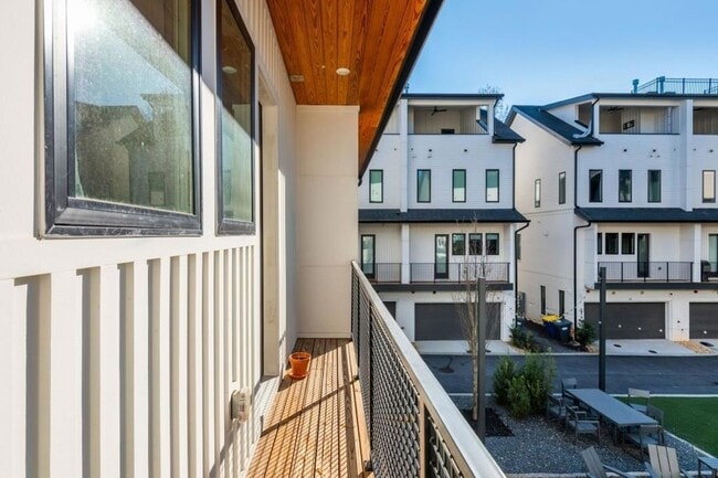 Building Photo - 2347 Hosea L Williams Dr SE