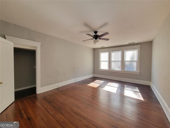 Building Photo - 976 Delaware Ave SE