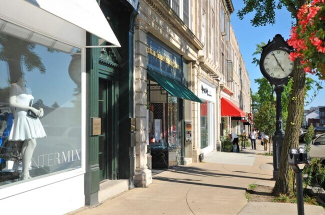 Greenwich Ave - 48 Greenwich Ave