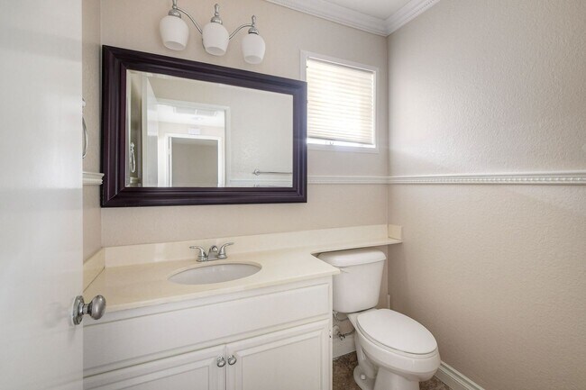 Building Photo - 3Bed/2.5Bath in Alacima Community~ Los Alamos