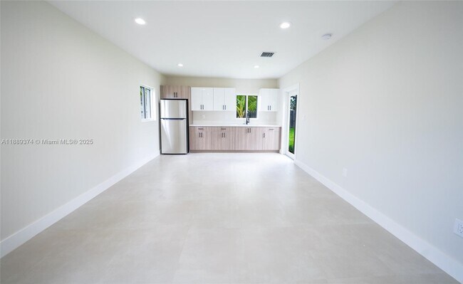 Primary Photo - 11820 SW 189th St