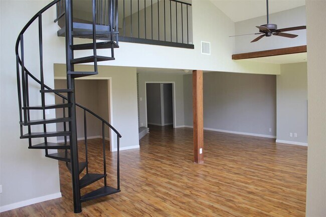 Building Photo - 10031 Haddington Dr