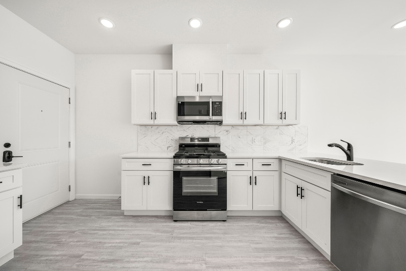 Building Photo - 51 E Main St