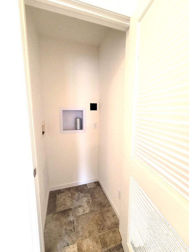 Building Photo - RVIP951