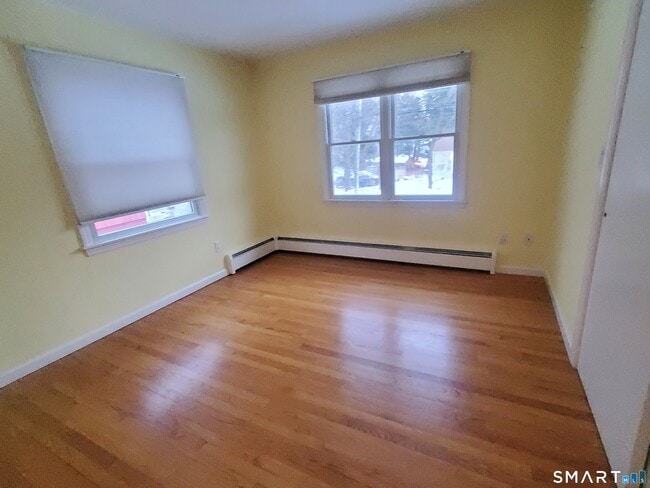 Building Photo - 42 County St