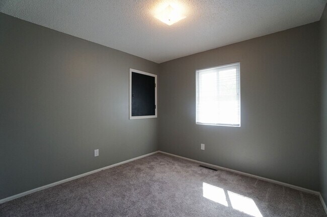 Building Photo - 1822 Wooten Rd