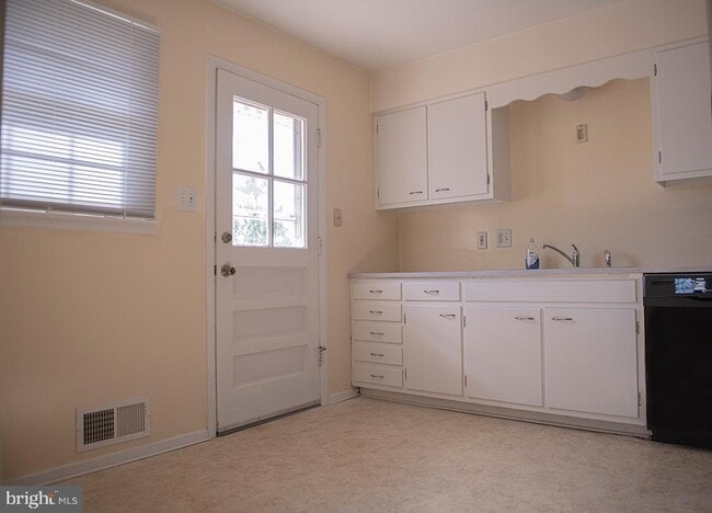 Building Photo - 5232 Oldcastle Ln