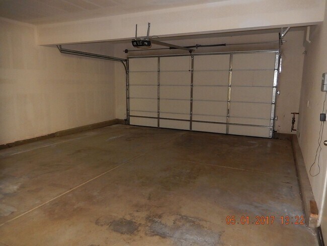 Building Photo - Two story, 2750 Sq Ft home with three car ...