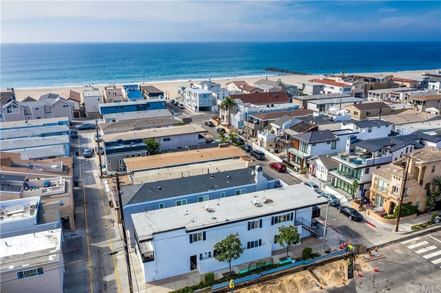 Beach side property - 128 34th St