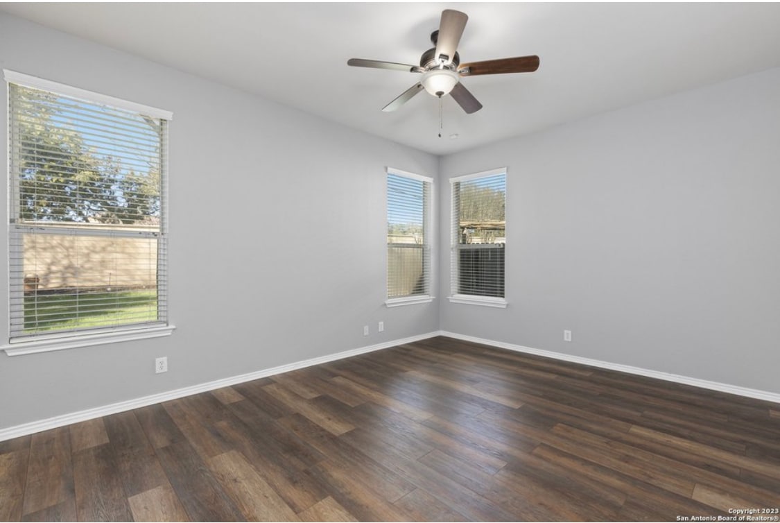 Lots of natural light - 8711 Eagle Peak