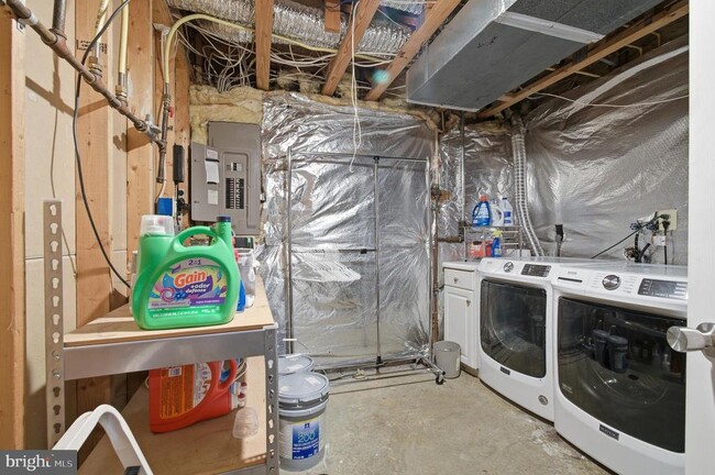 Building Photo - 1514 Long Dr Ct