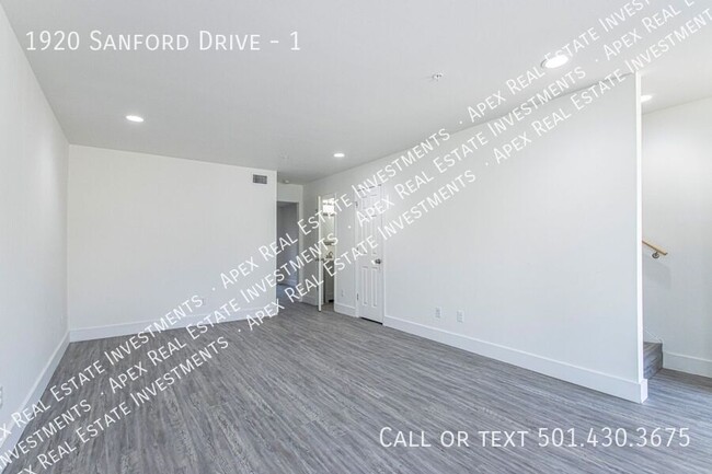 Building Photo - 1920 Sanford Dr