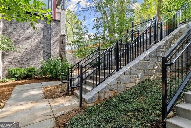 Building Photo - 395 Pratt Dr SE