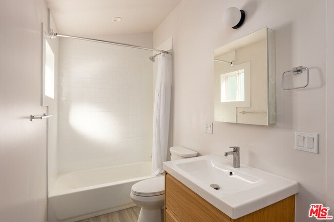 Building Photo - 126 Franklin Ct