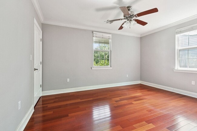 Building Photo - Charming Southern Oasis in the Heart of Ne...