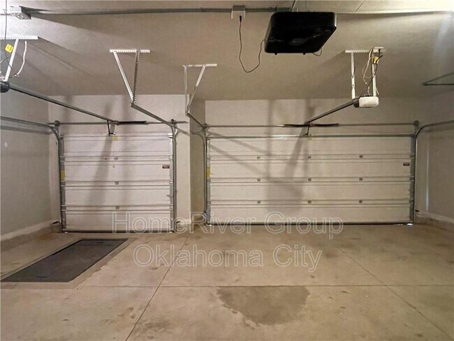 Building Photo - 8716 SW 66th Pl