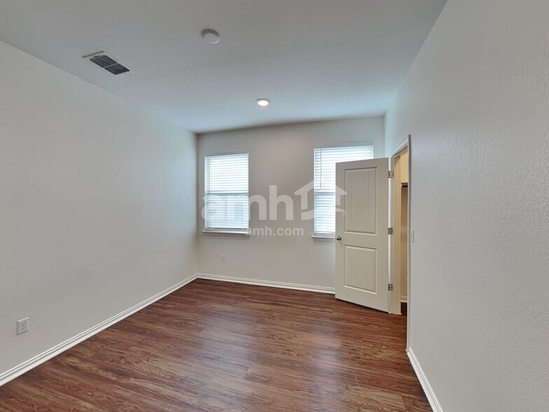 Building Photo - 188 Pebble Creek Run