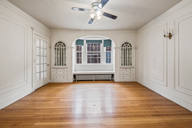 Building Photo - 3006 W Logan Blvd