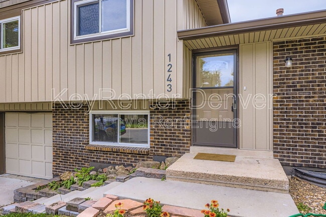 Building Photo - 1243 S Johnson Way