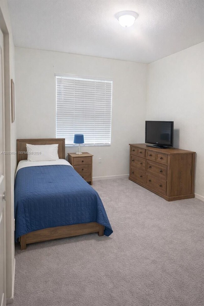 Building Photo - 10005 W Verona Cir