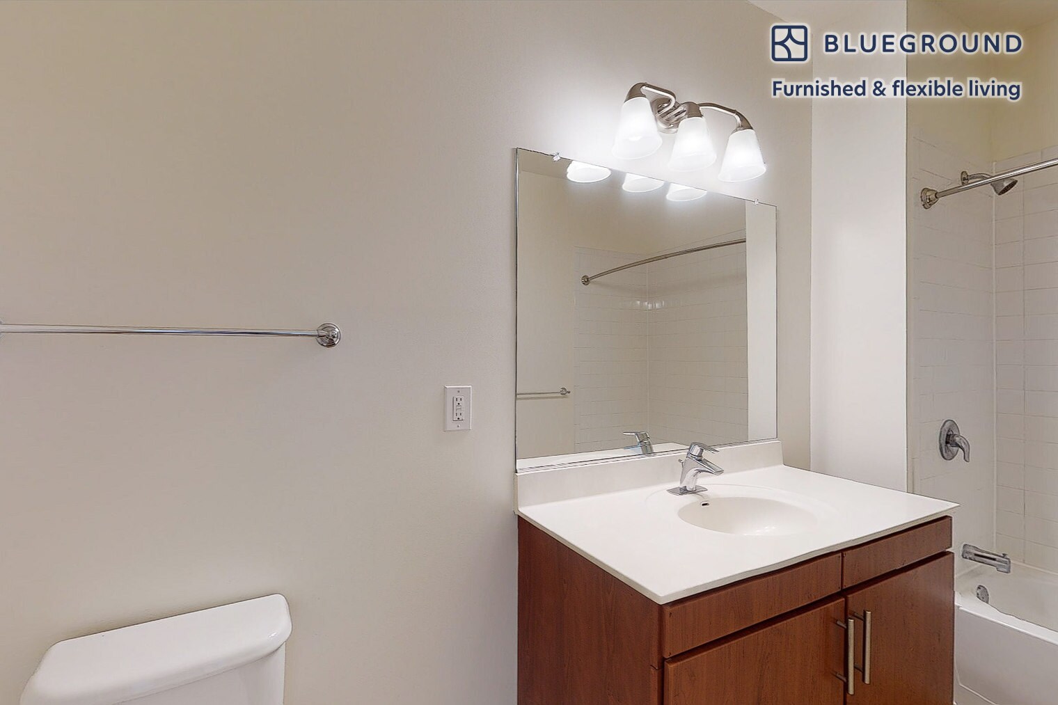 Building Photo - 1700 E 5th St