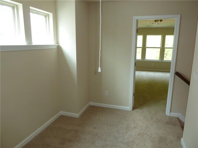 Building Photo - 1450 Brookmere Way