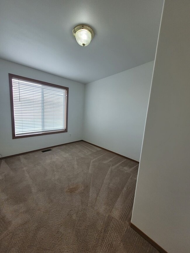 Building Photo - New Year's Special FREE January Rent- 4 Bedroom in Ephrata