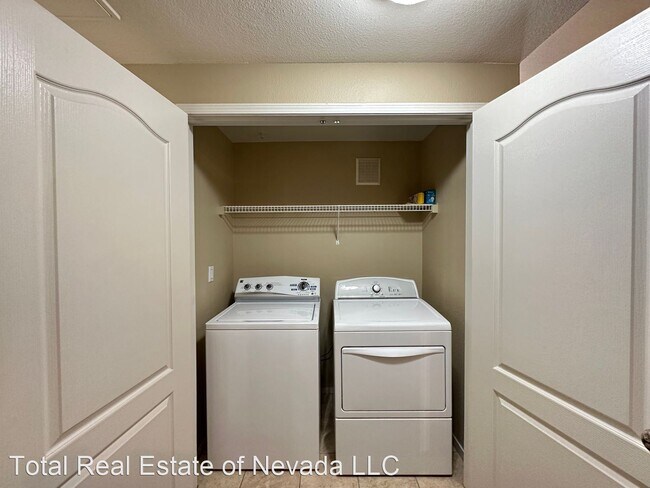 Building Photo - 2 br, 2 bath House - 1621 Queen Victoria S...