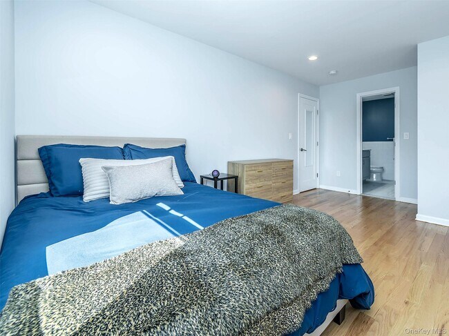 Building Photo - 17 Winans Pl