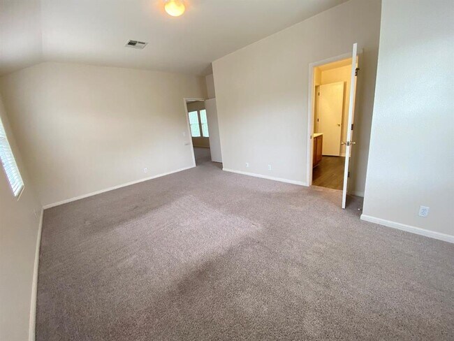 Building Photo - 9402 Magna Carta Loop