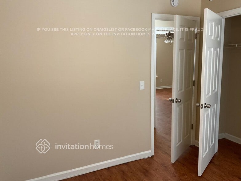 Building Photo - 6827 Summit View Dr