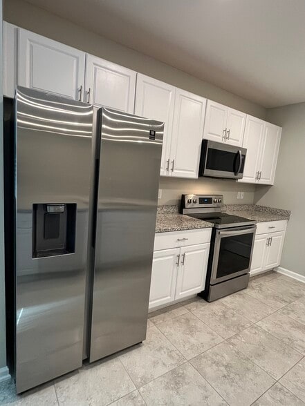 Building Photo - 116 College St