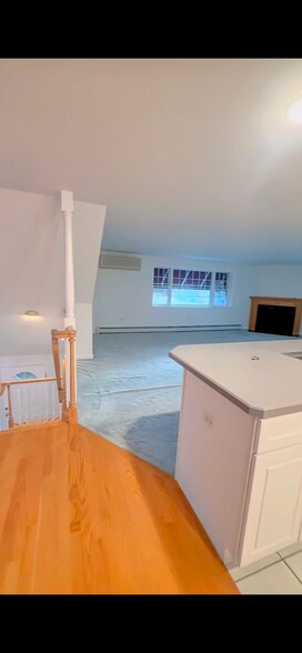 Building Photo - 94 Country Club Dr