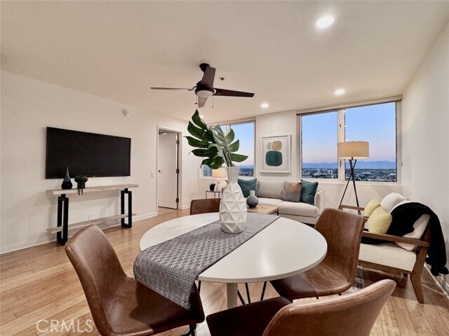 Building Photo - 525 E Seaside Way