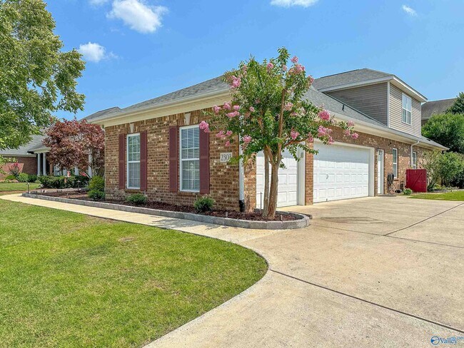 Building Photo - 2303 Palisades Ct SW