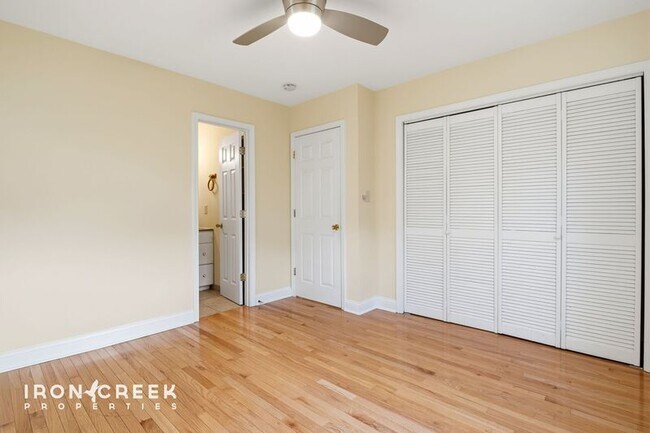 Building Photo - 25 Hazzard St